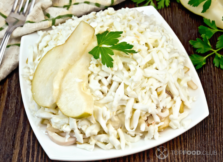 Салат с кальмарами и рисом. Салат с кальмарами и яйцом и огурцом. Рис с кальмарами. Салат с кальмарами и кукурузой. Салат с кальмаром и огурцом.