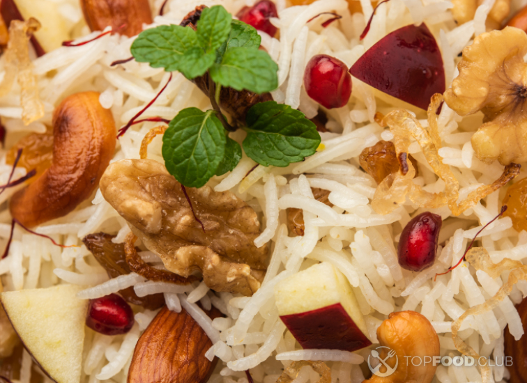 Кашмирский плов с орехами и сухофруктами