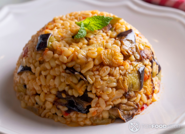 Плов из булгура с баклажанами
