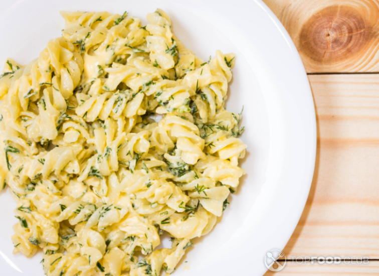 Фузилли в чесночно-сырном соусе