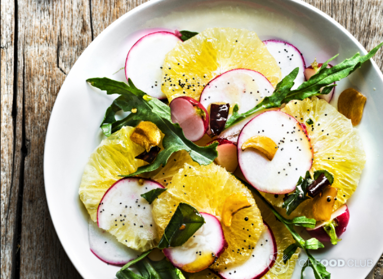 Салат из редиски с апельсином