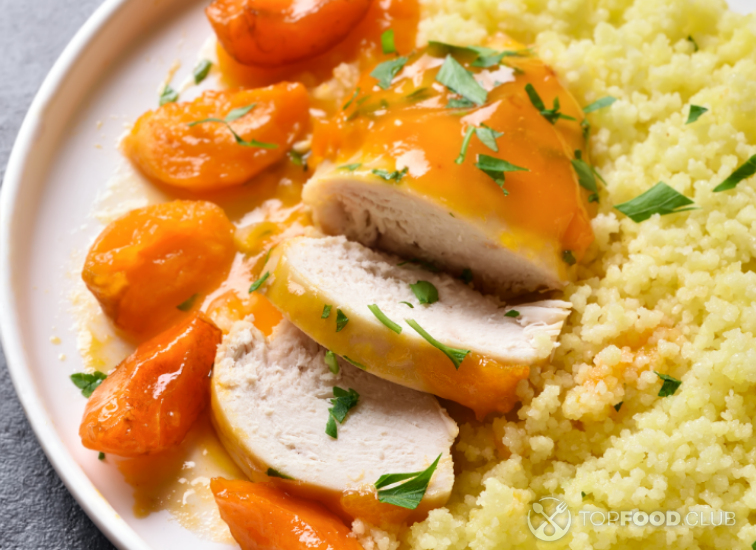 Кускус с курицей в абрикосовом соусе