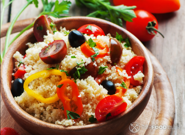 Овощной кускус с маслинами