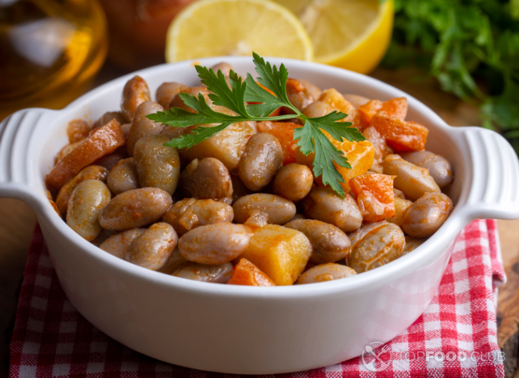 Фасоль запеченная с морковью