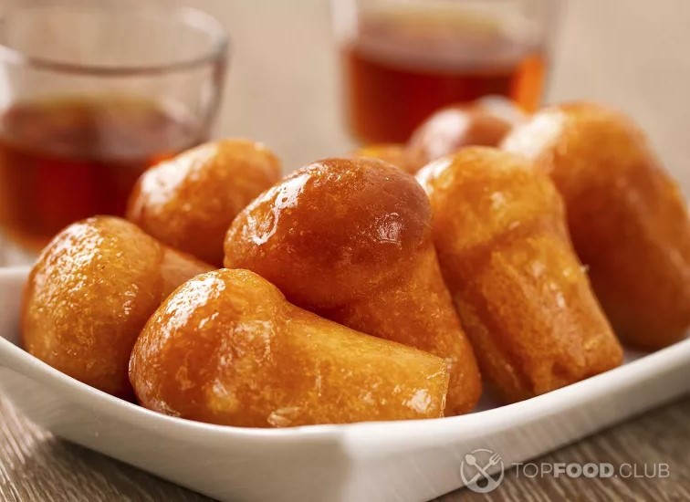 Ромовая баба с фруктовой пропиткой