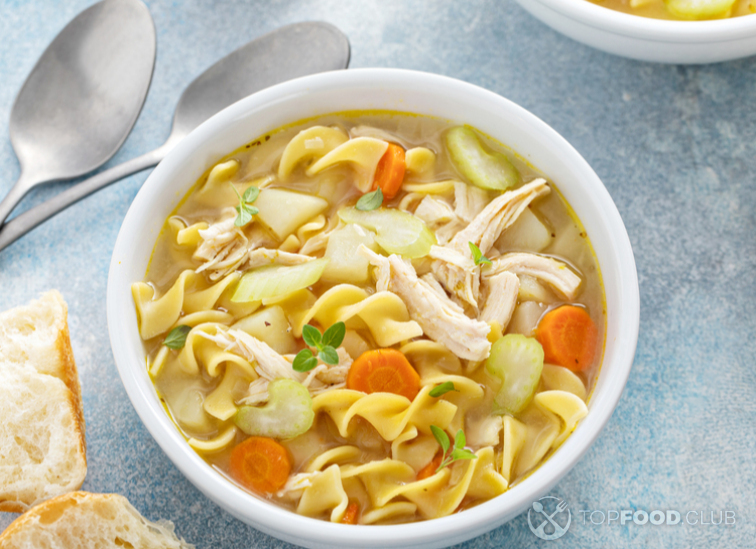 Куриный суп с лапшой