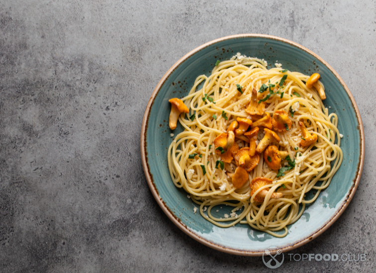 Паста с лисичками