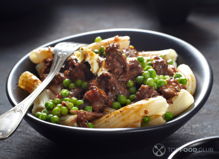 Паста с мясом и горохом