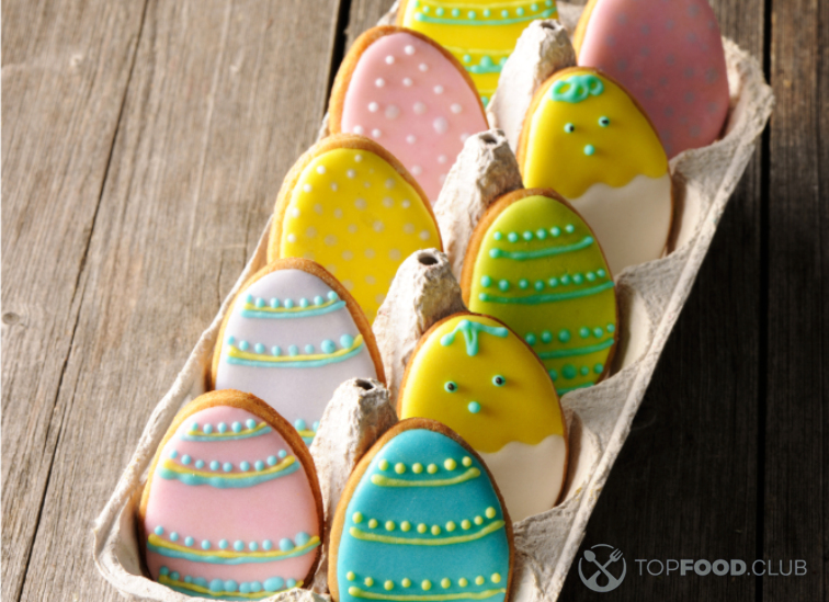Пряники в виде пасхальных яиц с узорами