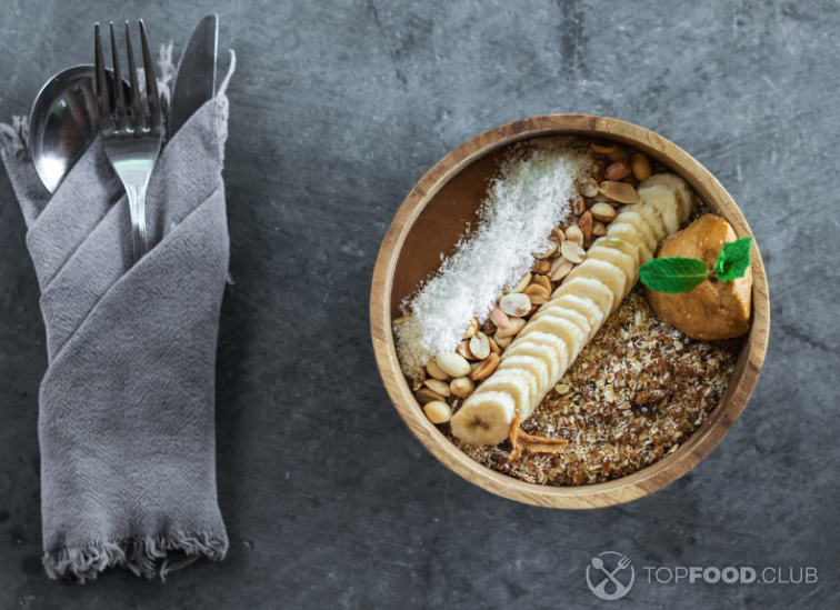 Смузи боул с бананом и гранолой