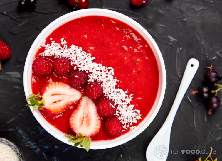 Смузи боул с малиной и клубникой