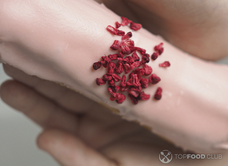 Эклеры с малиновым кремом