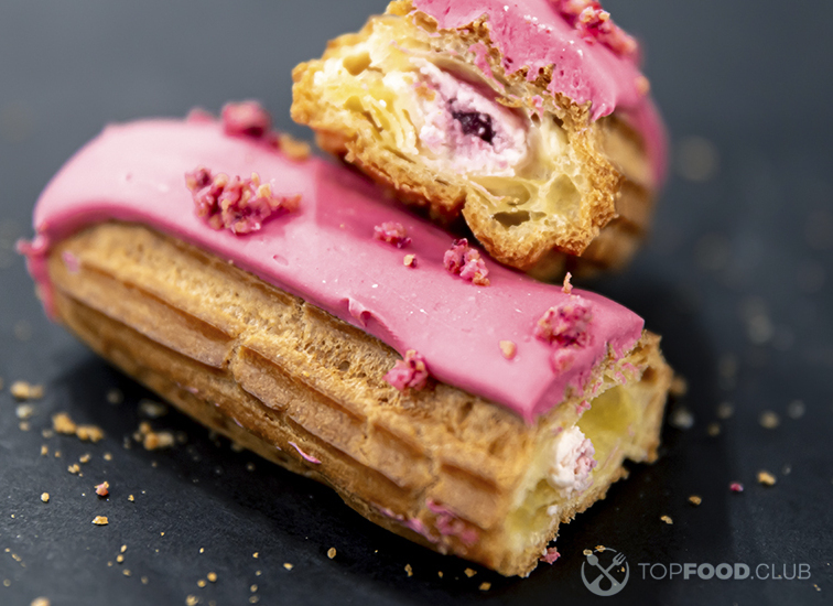 Эклеры с вишней