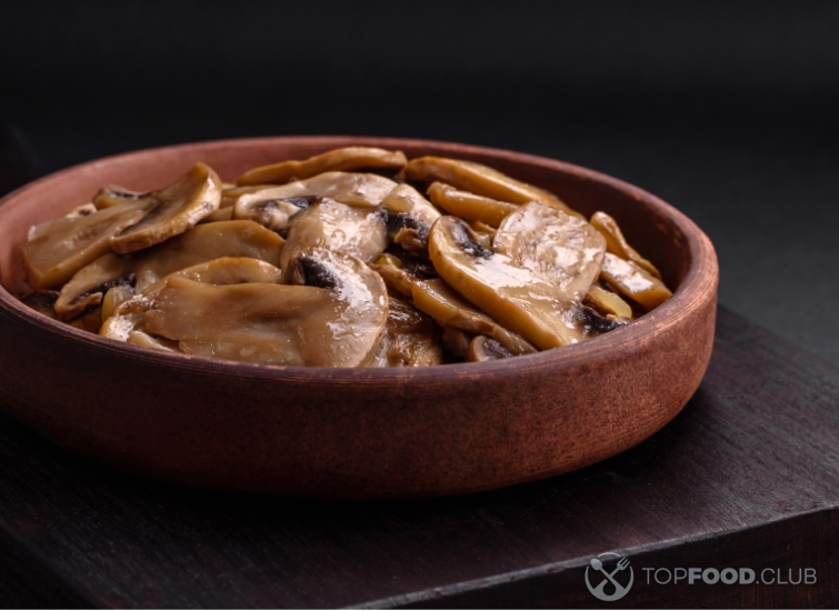 Жареные шампиньоны с луком