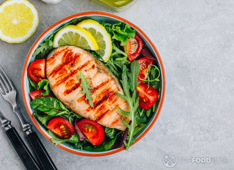 Летний рыбный салат