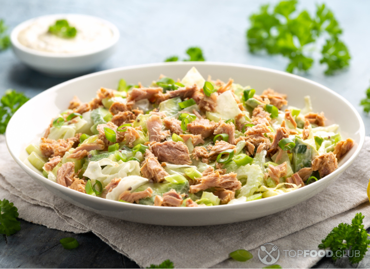 Хрустящий салат из тунца консервированного